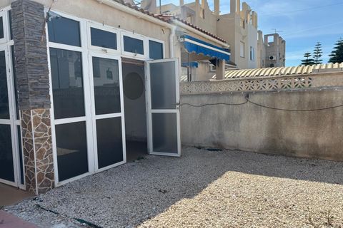 Bungalou a Torrevieja, Alicante, Torrevieja - € 114.900 | Ref: B273/3390 - foto 2
