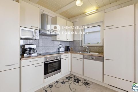 Villa a Roses, Gerona, Roses - € 359.000 | Ref: 3804 - foto 12