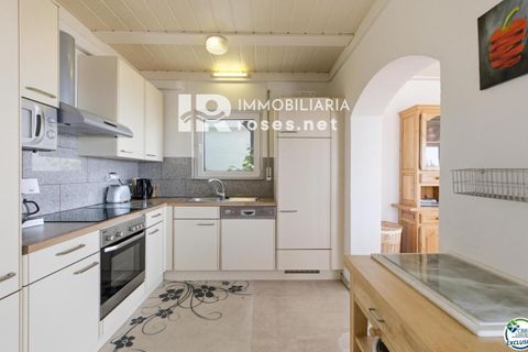 Villa a Roses, Gerona, Roses - € 359.000 | Ref: 3804 - foto 13