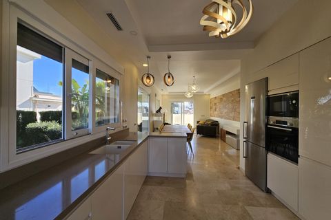 Villa a La Zenia, Alicante, La Zenia - € 1.500.000 | Ref: MLSC8149380 - foto 14