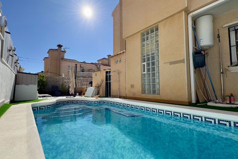 Villa i Orihuela Costa, Alicante, Orihuela Costa - € 279.900 | Ref: MLSC4765207 - foto 6