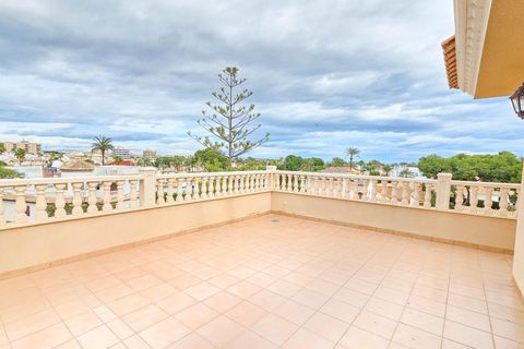 Villa a Cabo Roig, Alicante, Cabo Roig - € 1.700.000 | Ref: MLSC5283863 - foto 34