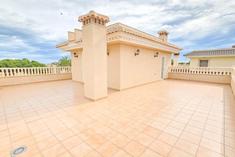 Villa a Cabo Roig, Alicante, Cabo Roig - € 1.700.000 | Ref: MLSC5283863 - foto 35