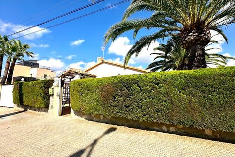 Villa Cabo Roigssa, Alicante, Cabo Roig - € 850 000 | Viite: MLSC5763426 - valokuva 2