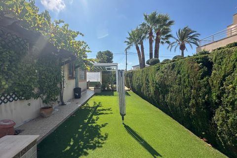 Villa Cabo Roigssa, Alicante, Cabo Roig - € 850 000 | Viite: MLSC5763426 - valokuva 17