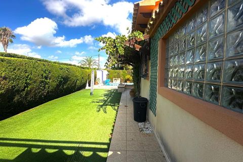 Villa Cabo Roigssa, Alicante, Cabo Roig - € 850 000 | Viite: MLSC5763426 - valokuva 24