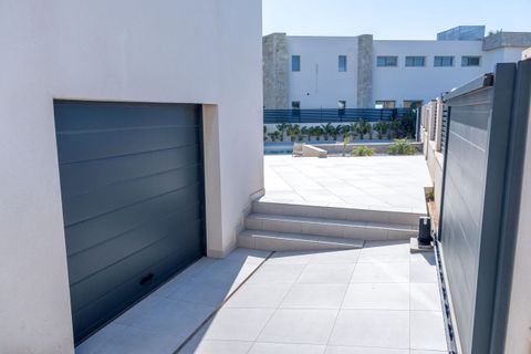 Villa i Torrevieja, Alicante, Torrevieja - € 1.490.000 | Ref: MLSC7592154 - foto 8