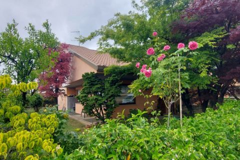 Villa a Castelfranco Veneto, Treviso, Castelfranco Veneto - € 400.000 | Ref: CV26022 - foto 2