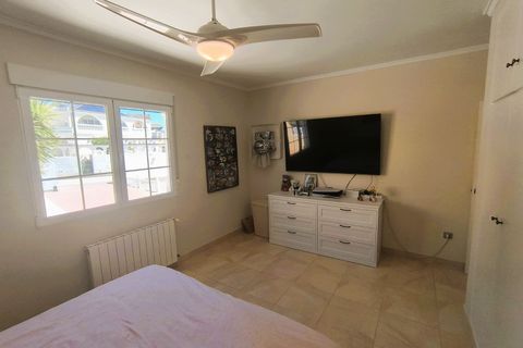Villa i La Marina, Alicante, La Marina - € 524.900 | Ref: EB486 - foto 11