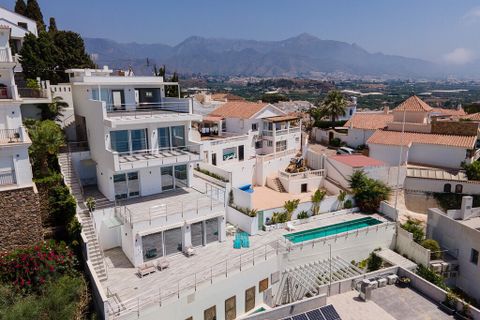 Villa i Nerja, Malaga, Nerja - € 2.400.000 | Ref: MNO1144 - foto 2