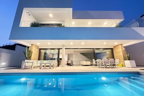 Villa i Torrox Costa, Malaga, Torrox Costa - € 1.350.000 | Ref: MLH996 - foto 14