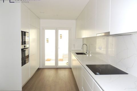 Villa i Amadora, Lisbon, Amadora - € 725.000 | Ref: YL1001 (2) - foto 1