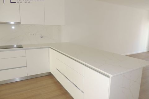 Villa i Amadora, Lisbon, Amadora - € 725.000 | Ref: YL1001 (2) - foto 8