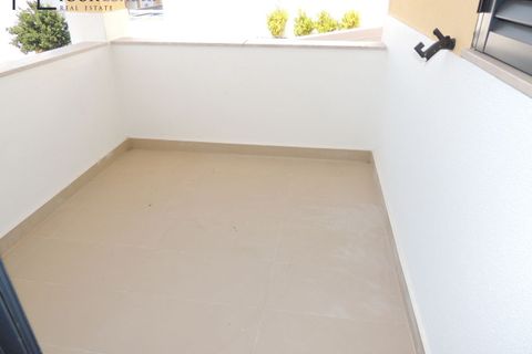 Villa i Amadora, Lisbon, Amadora - € 725.000 | Ref: YL1001 (2) - foto 45