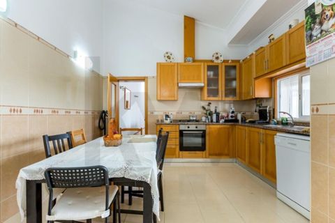 Villa i Alenquer, Lisbon, Alenquer - € 475.000 | Ref: KWPT-032520 - foto 10