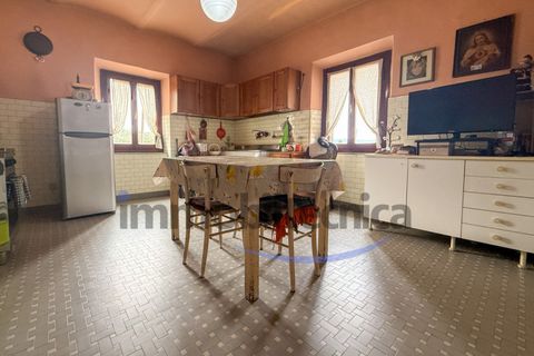 Villa i Arezzo, Arezzo, Arezzo - € 150.000 | Ref: V0218MG - foto 3