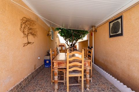 Villa i Punta Prima, Alicante, Punta Prima - € 235.000 | Ref: C-58082 - foto 8