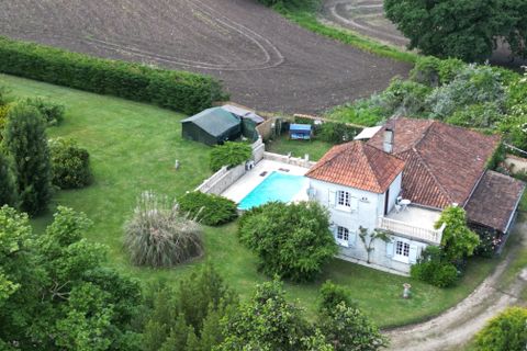 Villa i Charmant, Charente, Charmant - € 299.600 | Ref: BVI85481 - foto 1