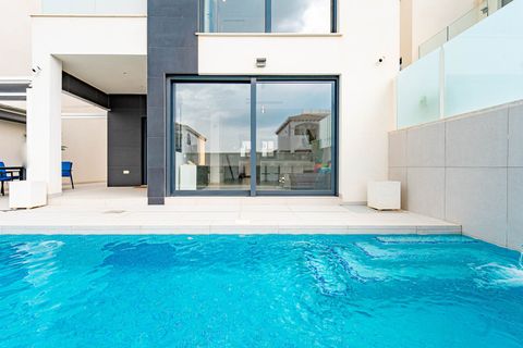 Villa i Punta Prima, Alicante, Punta Prima - € 650.000 | Ref: CLDE-83609 - foto 25