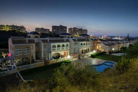Lejlighed i Torrevieja, Alicante, Torrevieja - € 275.000 | Ref: 15-205-11-527 - foto 1