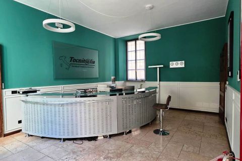 L'establiment comercial a Vigevano, Pavia, Vigevano - € 1.500/mes | Ref: 26 AB - UFFICI - foto 3