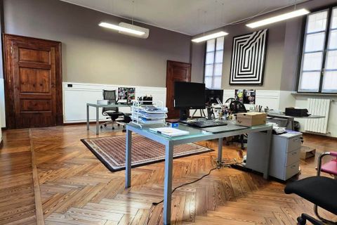L'establiment comercial a Vigevano, Pavia, Vigevano - € 1.500/mes | Ref: 26 AB - UFFICI - foto 8