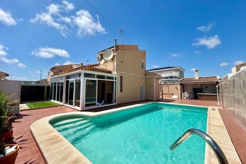 Villa i La Torreta, Alicante, La Torreta - € 549.900 | Ref: MLSC8080844 - foto 1