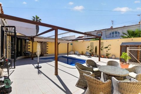 Villa - Torrevieja, Alicante, Torrevieja - € 496 000 | Réf : MLSC2306282/13477 - photo 1