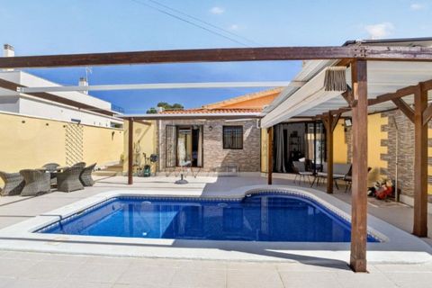 Villa - Torrevieja, Alicante, Torrevieja - € 496 000 | Réf : MLSC2306282/13477 - photo 2