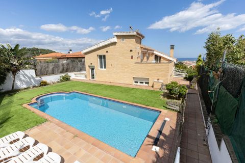 Villa a Canet De Mar, Barcelona, Canet De Mar - € 1.350.000 | Ref: KBMN588 - foto 2