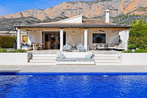 Villa a Montgo, Alicante, Montgo - € 2.190.000 | Ref: MRD24-242 - foto 2