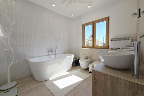 Villa a Cabo Roig, Alicante, Cabo Roig - € 1.400.000 | Ref: MLSC3883862/13477 - foto 24
