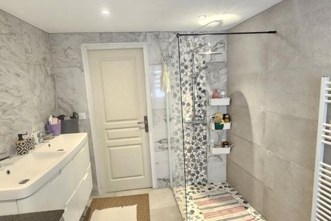 Villa i Saint-Etienne, Loire, Saint-Etienne - € 209.000 | Ref: GV798 - foto 3