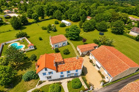 Villa in Riberac, Dordogne, Riberac - € 850.000 | Ref: BVI85386 - foto 1