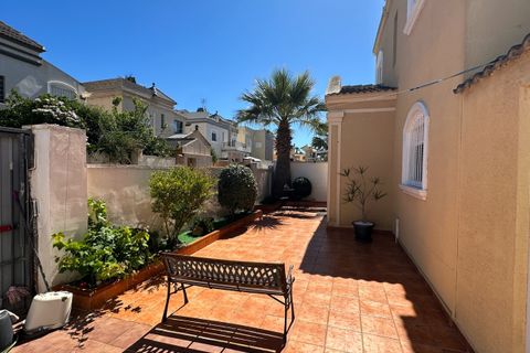 Villa i Torrevieja, Alicante, Torrevieja - € 399.000 | Ref: 779668 - foto 32