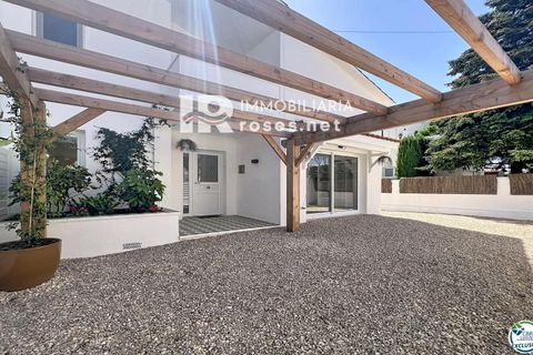 Villa i Empuriabrava, Gerona, Empuriabrava - € 595.000 | Ref: 3813 - foto 2