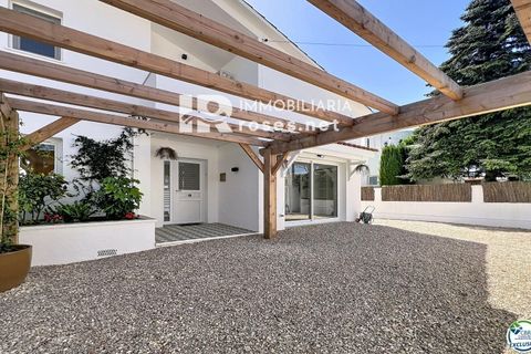 Villa i Empuriabrava, Gerona, Empuriabrava - € 595.000 | Ref: 3813 - foto 4