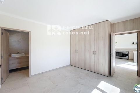 Villa i Empuriabrava, Gerona, Empuriabrava - € 595.000 | Ref: 3813 - foto 22