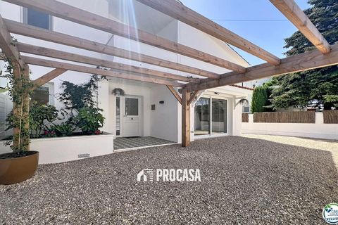 Villa in Empuriabrava, Gerona - foto 1
