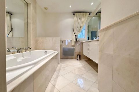 Villa i Antibes, Alpes-Maritimes, Antibes - € 3.200.000 | Ref: HH-15885585 - foto 12