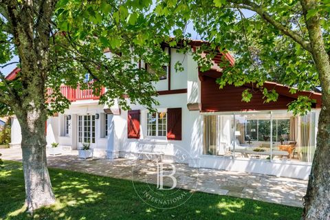 Villa a Urrugne, Pyrenees-Atlantiques, Urrugne - € 990.000 | Ref: M1857 - foto 5