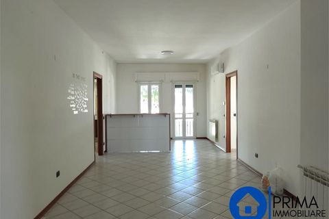 L'establiment comercial a Terni, Terni, Terni - € 600/mes | Ref: DNO-2100 - foto 2