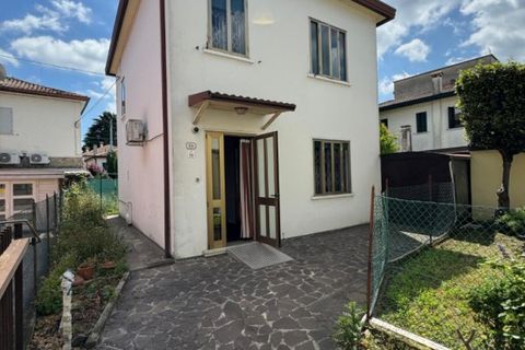 Villa i Padua, Padua, Padua - € 265.000 | Ref: 702 - foto 1