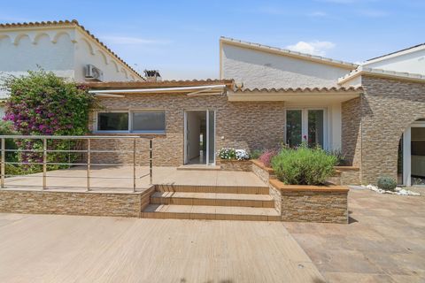 Villa i Empuriabrava, Gerona, Empuriabrava - € 18.000.000 | Ref: W-049TE0 - foto 46