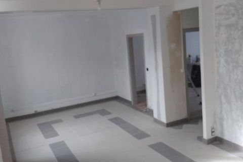 Villa a Reims, Marne, Reims - € 1.200/mes | Ref: 240663 - foto 3