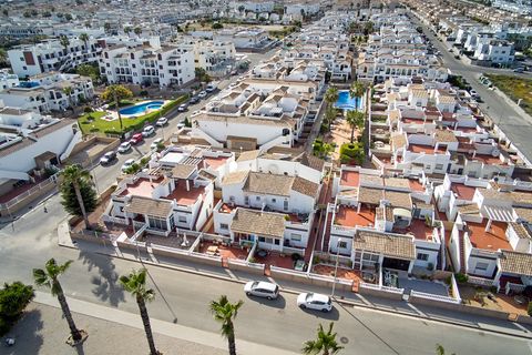 Villa i Punta Prima, Alicante, Punta Prima - € 265.000 | Ref: R-43306 - foto 2