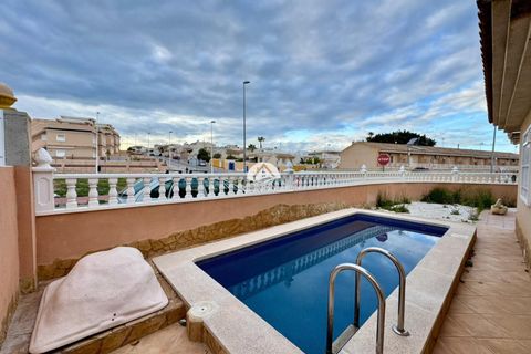Villa a Torrevieja, Alicante, Torrevieja - € 320.000 | Ref: IH-48909 - foto 3