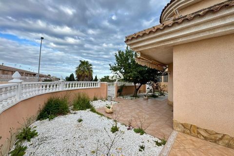 Villa a Torrevieja, Alicante, Torrevieja - € 320.000 | Ref: IH-48909 - foto 29