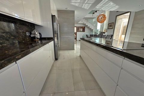 Villa a Orihuela Costa, Alicante, Orihuela Costa - € 859.900 | Ref: M1070/13477 - foto 12