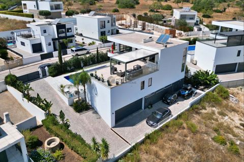 Villa a Alcantarilha, Faro, Alcantarilha - € 1.250.000 | Ref: OP154 - foto 2
